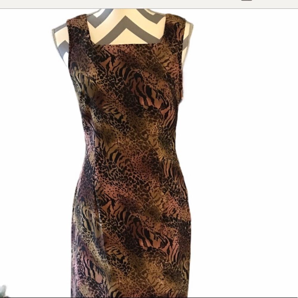 Connected Apparel Size 6 Animal Print Dress